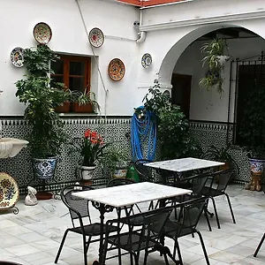 hostal-la-fuente-cordoba.es-andalucia.com/